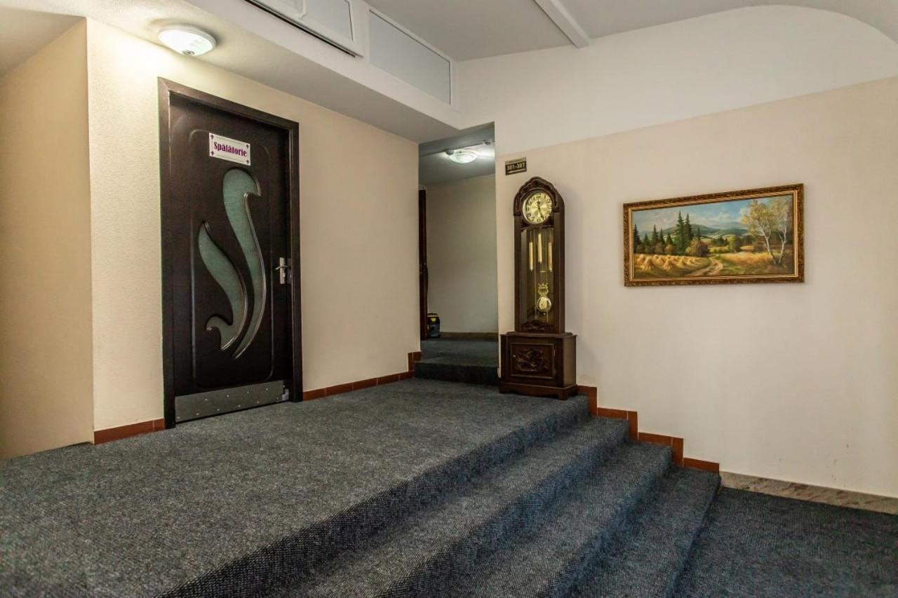 Star Rent Hotel 키시나우 외부 사진